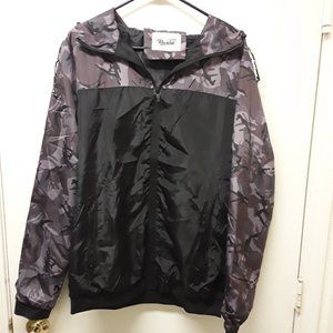 EUC Reverb Camo and Black Zip Up Windbreaker NO SIZE TAG